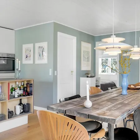 4 Bedroom Lovely In