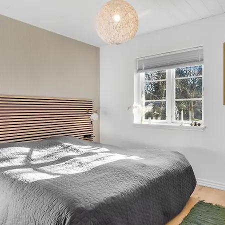 4 Bedroom Lovely In Holiday home